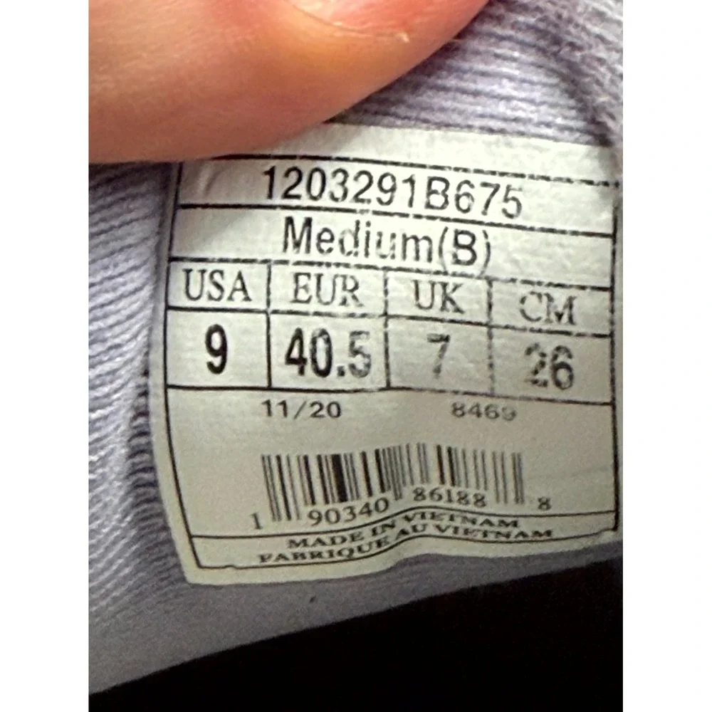 Brooks Adrenaline GTS 21 1203291B675 Womens 9 B Sneaker Iris Lilac Running Shoes